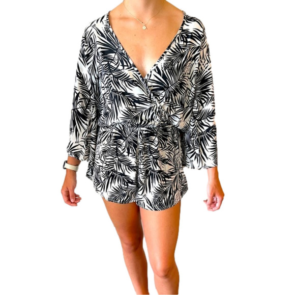 Elan Pants - 𝅺ELAN Black and White Tropical Romper or use as a bathing suit coverup NWT